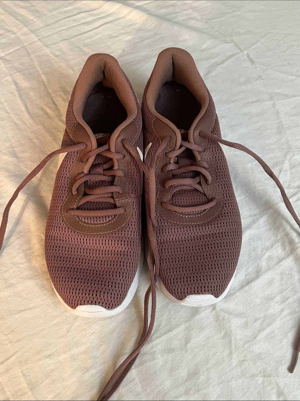 Women's Mesh Lace-Up Sneakers in Mauve Size 9